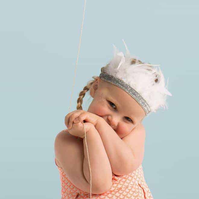 Party-Krone mit weißen Federn von Meri Meri – Bild 1
