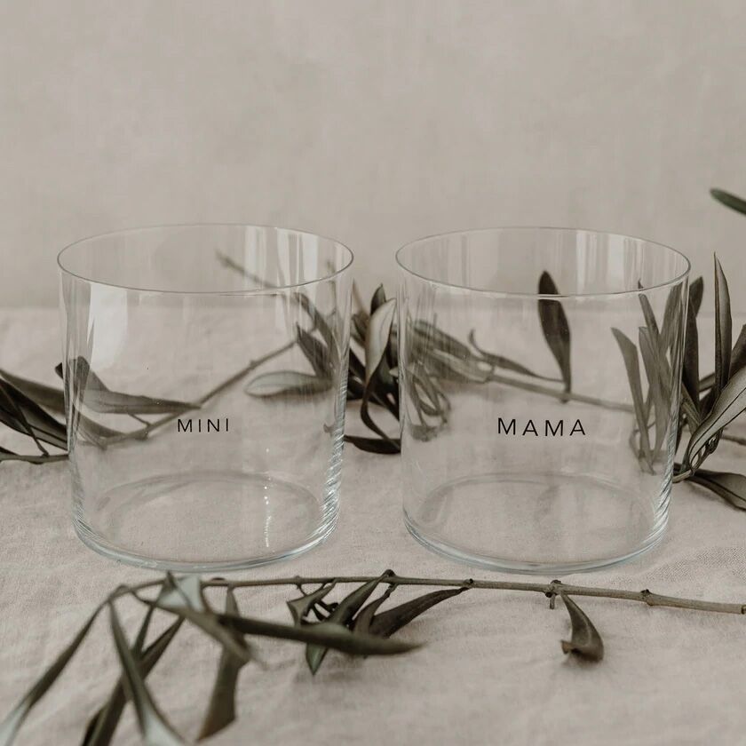 Trinkglaeser_Set_Mama_Mini Trinkgläser "Mama & Mini" (2er-Set, schwarz) – Bild 1