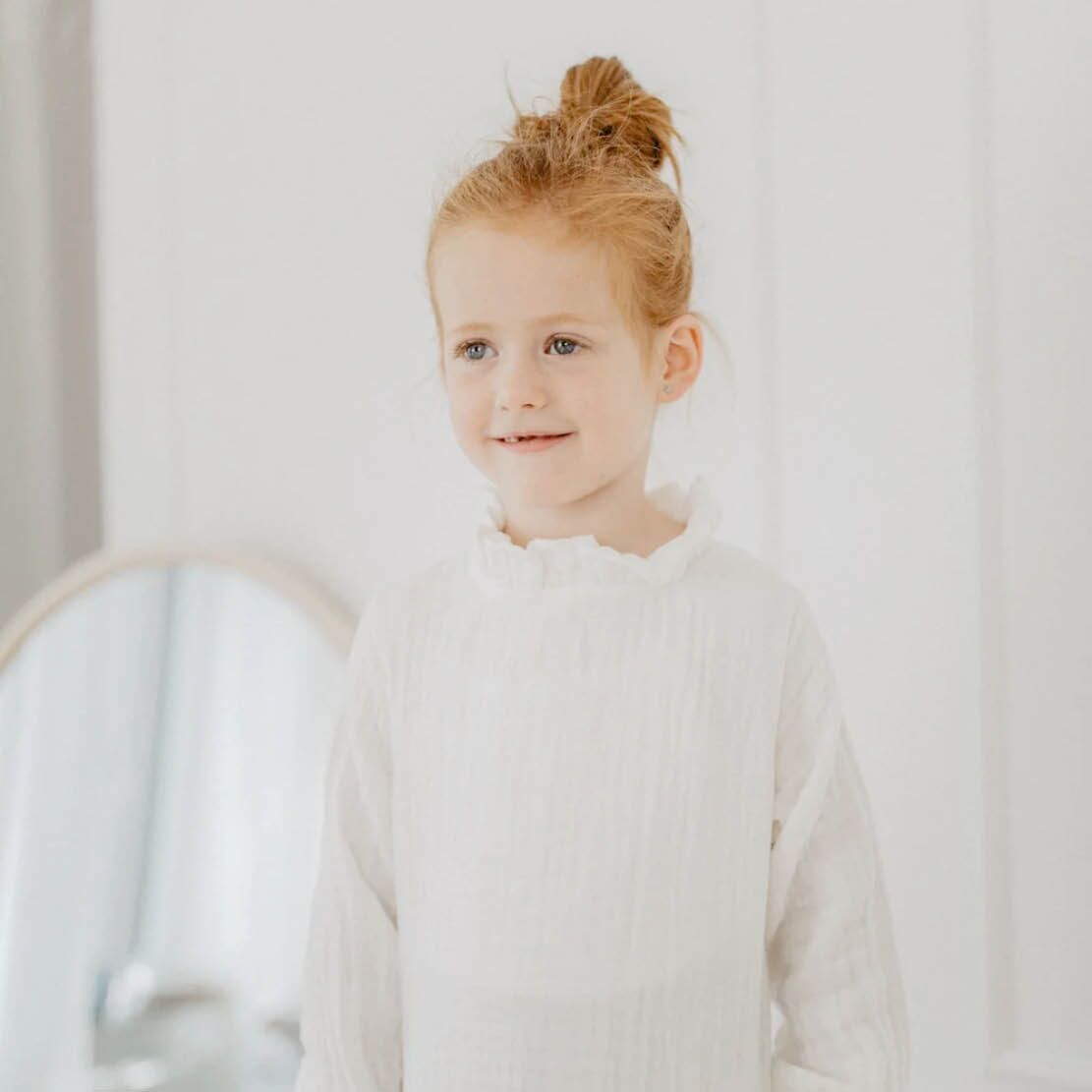 leevje_November_202418 Schlupfbluse "White" aus Musselin – Bild 1