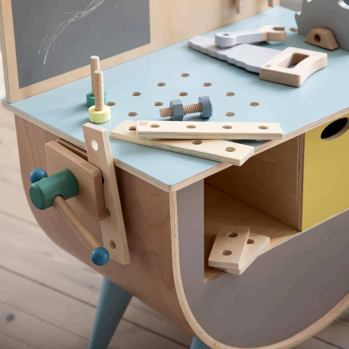 Werkzeug aus Holz (grau) – Bild 1