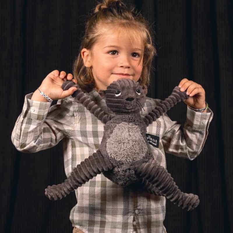 LesPtipotosPlushOtterGrey4 Grauer Otter "Ptipotos" – Bild 1