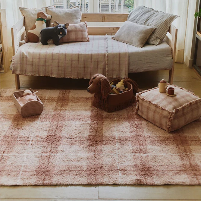 Waschbarer Spielteppich Tartan (Rose) – Bild 1