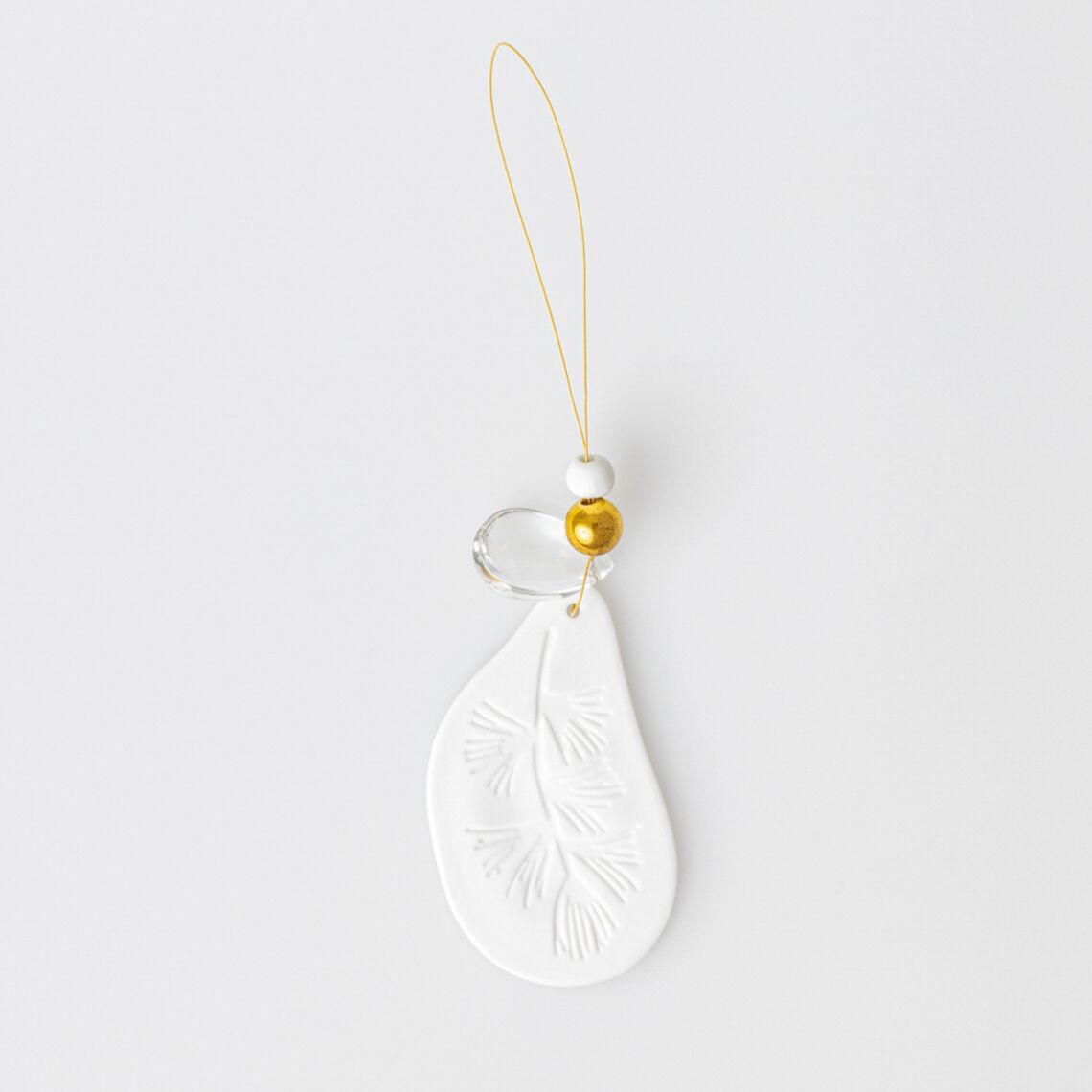 Glasornament "Kiefernzweig" aus Porzellan – Bild 1