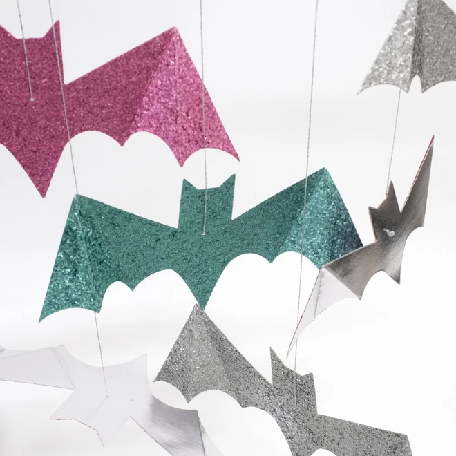 PastelHangingBats2 Glitzer-Fledermäuse zum Aufhängen von Meri Meri – Bild 1