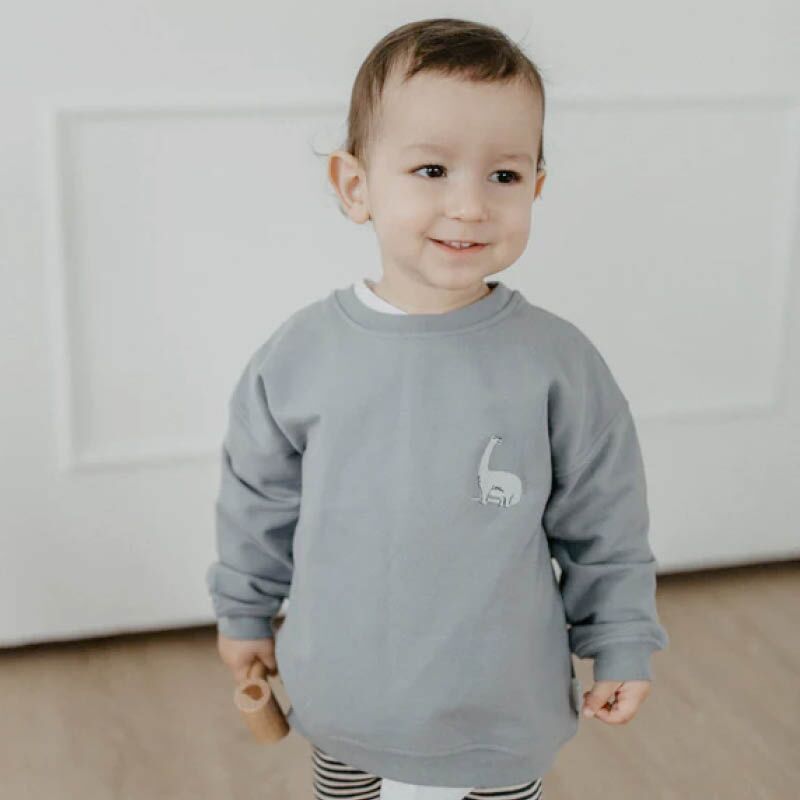 oversized_sweatshirt_brachiosaurus2 Oversized Sweatshirt "Little Brachiosaurus" (unisex) – Bild 1