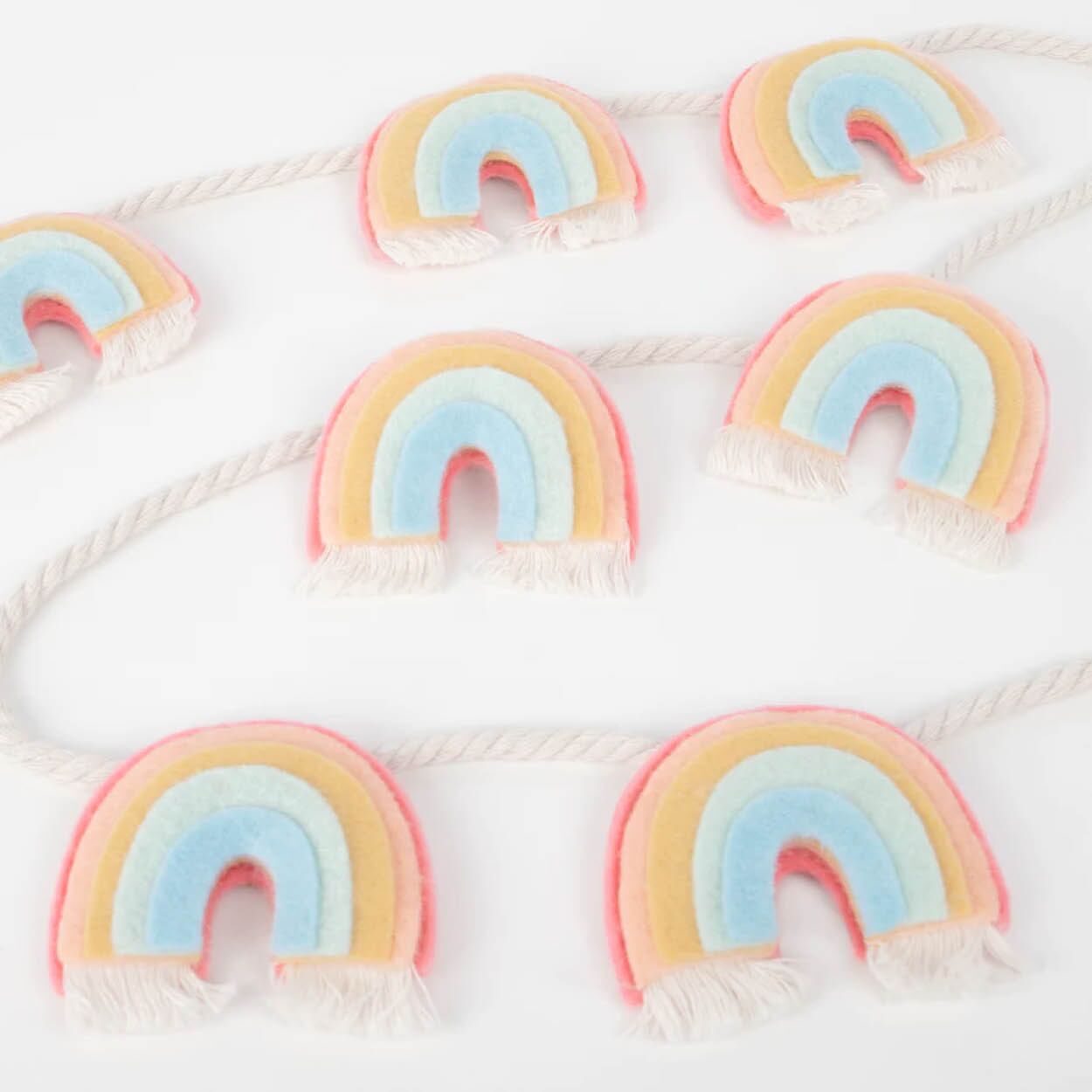 rainbow_felt_garland3 Filz-Regenbogen-Girlande von Meri Meri – Bild 1