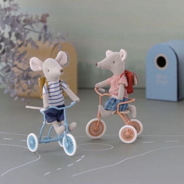 Dreiradmaus, Große Schwester mit Tasche (H 13 cm, rot) – Bild 1
